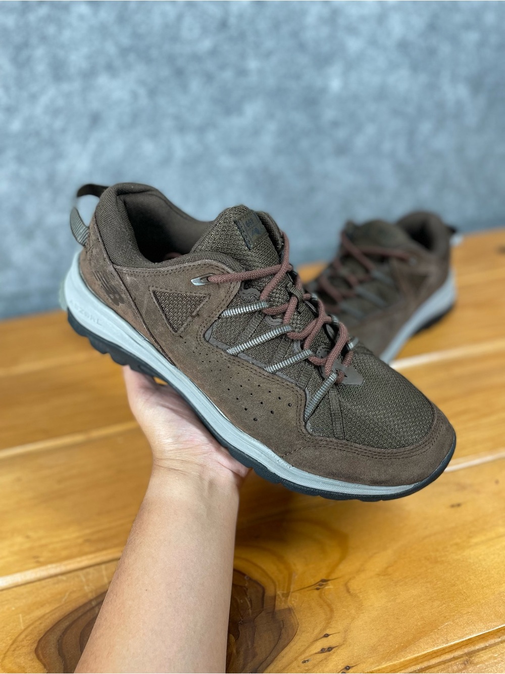 New Balance 669v2 Men's Size 11.5 2E Wide Brown Hiking Walking Sneakers MW669LC2 - Picture 15 of 16
